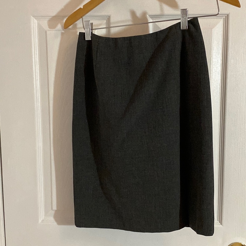 EUC Gorgeous lined Tristan & Iseut  gray skirt size 2